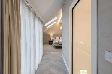 Modern Seaside Villa with Pool in Sutivan