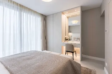 Modern Seaside Villa with Pool in Sutivan