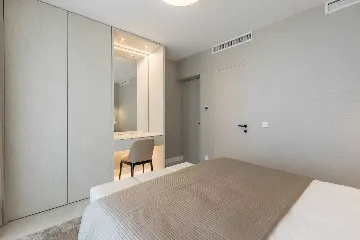 Modern Seaside Villa with Pool in Sutivan