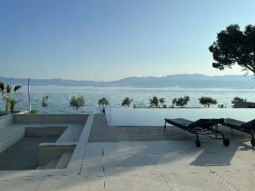 Modern Seaside Villa with Pool in Sutivan