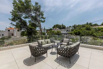 Modern Seaside Villa with Pool in Sutivan