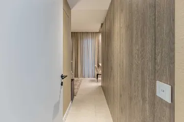 Modern Seaside Villa with Pool in Sutivan