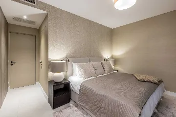 Modern Seaside Villa with Pool in Sutivan