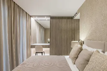 Modern Seaside Villa with Pool in Sutivan