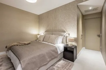 Modern Seaside Villa with Pool in Sutivan