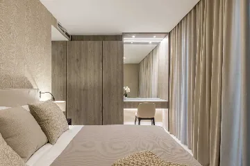 Modern Seaside Villa with Pool in Sutivan