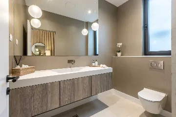 Modern Seaside Villa with Pool in Sutivan