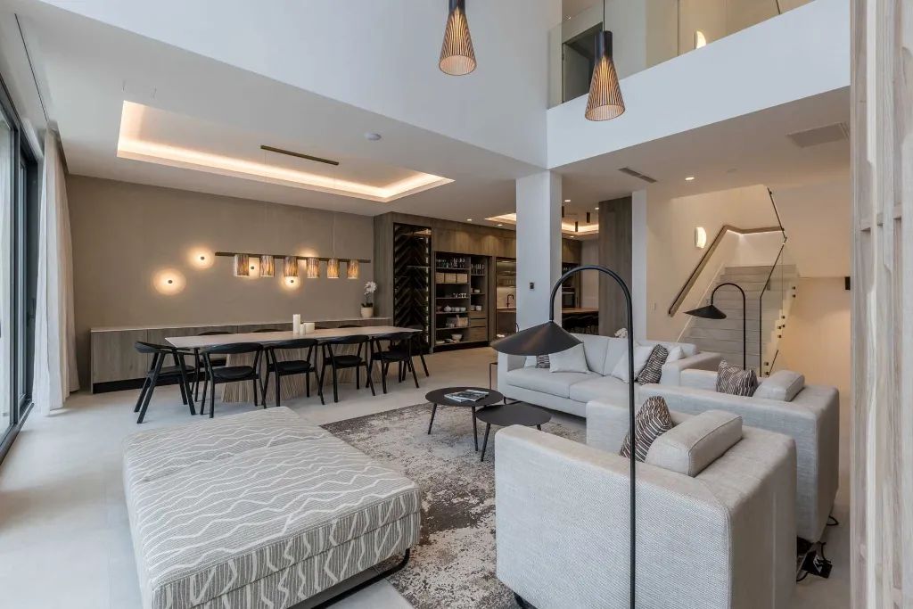 Modern Seaside Villa with Pool in Sutivan