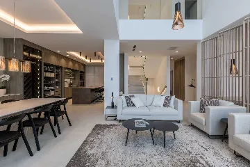 Modern Seaside Villa with Pool in Sutivan