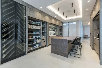 Modern Seaside Villa with Pool in Sutivan