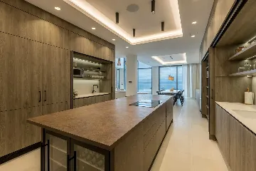 Modern Seaside Villa with Pool in Sutivan