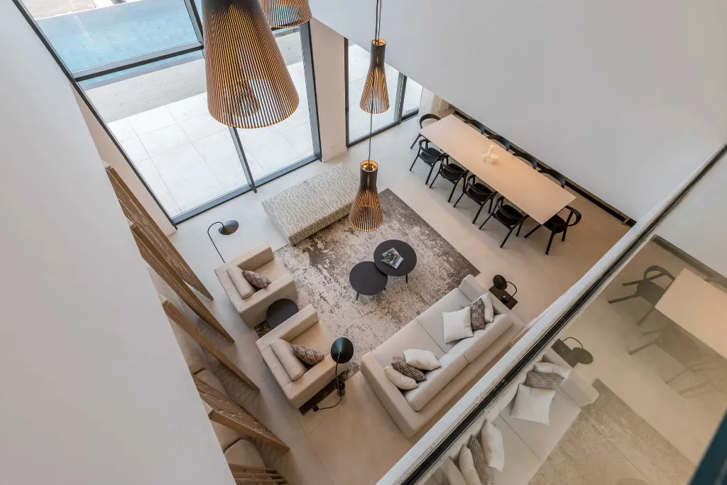 Modern Seaside Villa with Pool in Sutivan