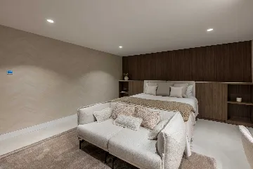 Modern Seaside Villa with Pool in Sutivan