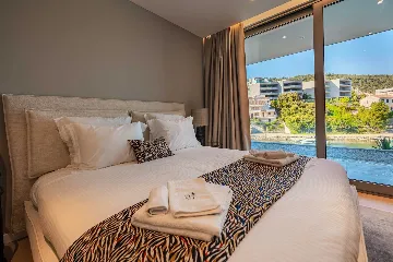 Beachfront Villa with Infinity Pool in Korčula