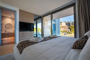 Beachfront Villa with Infinity Pool in Korčula