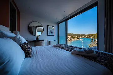 Beachfront Villa with Infinity Pool in Korčula