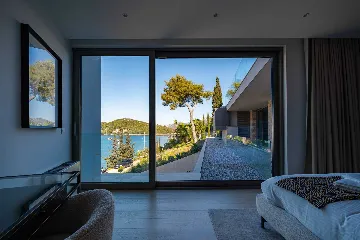 Beachfront Villa with Infinity Pool in Korčula