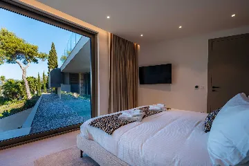 Beachfront Villa with Infinity Pool in Korčula