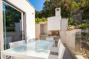 Beachfront Villa with Infinity Pool in Korčula