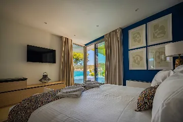 Beachfront Villa with Infinity Pool in Korčula