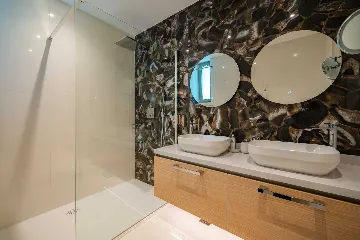 Beachfront Villa with Infinity Pool in Korčula