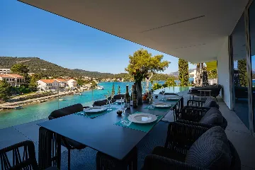Beachfront Villa with Infinity Pool in Korčula