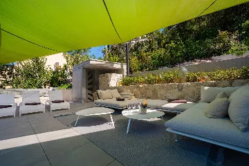 Beachfront Villa with Infinity Pool in Korčula