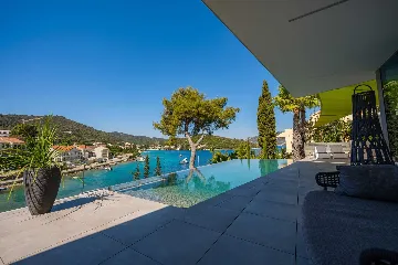 Beachfront Villa with Infinity Pool in Korčula