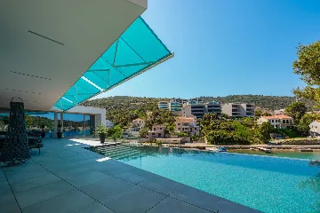 Beachfront Villa with Infinity Pool in Korčula