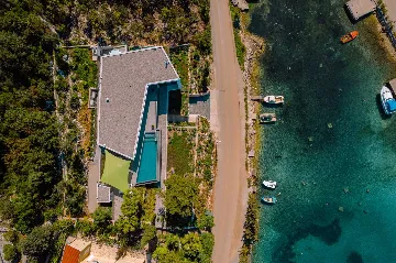 Beachfront Villa with Infinity Pool in Korčula