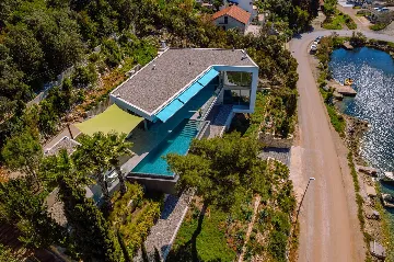 Beachfront Villa with Infinity Pool in Korčula