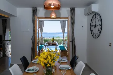 Modern Family Villa with Pool, Kaštel Lukšić