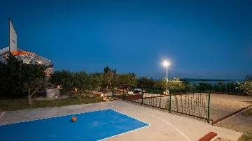 Modern Family Villa with Pool, Kaštel Lukšić