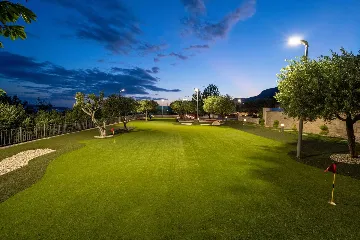 Modern Family Villa with Pool, Kaštel Lukšić