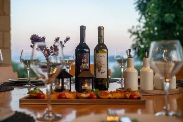 Modern Family Villa with Pool, Kaštel Lukšić