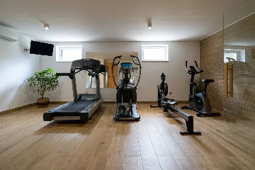 Modern Family Villa with Pool, Kaštel Lukšić