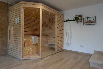 Modern Family Villa with Pool, Kaštel Lukšić