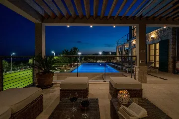 Modern Family Villa with Pool, Kaštel Lukšić