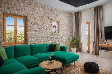 Modern Family Villa with Pool, Kaštel Lukšić