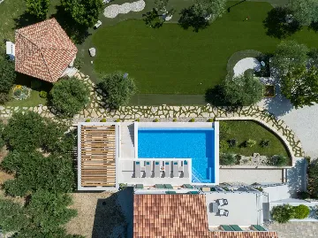Modern Family Villa with Pool, Kaštel Lukšić