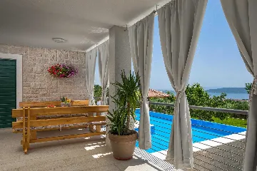 Modern Family Villa with Pool, Kaštel Lukšić