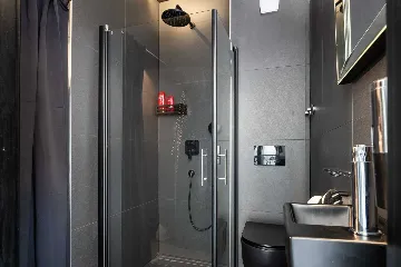 Modern Seaside Villa with Infinity Pool in Dugi Rat