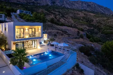 Modern Seaside Villa with Infinity Pool in Dugi Rat