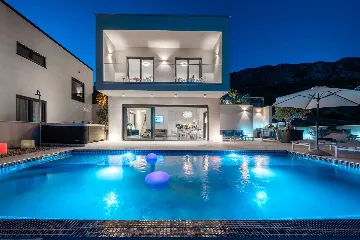 Modern Seaside Villa with Infinity Pool in Dugi Rat