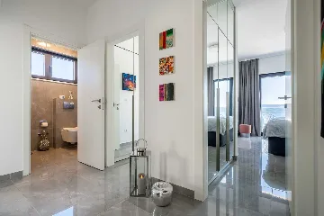 Modern Seaside Villa with Infinity Pool in Dugi Rat