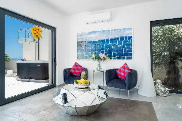 Modern Seaside Villa with Infinity Pool in Dugi Rat