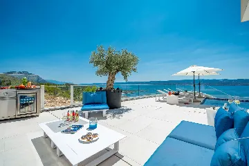 Modern Seaside Villa with Infinity Pool in Dugi Rat