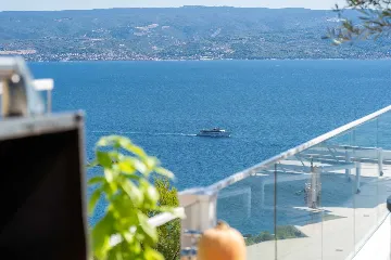 Modern Seaside Villa with Infinity Pool in Dugi Rat