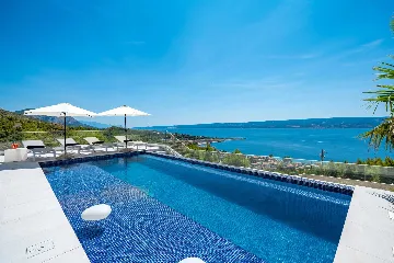 Modern Seaside Villa with Infinity Pool in Dugi Rat