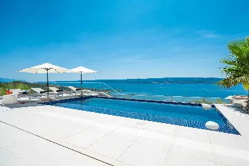 Modern Seaside Villa with Infinity Pool in Dugi Rat